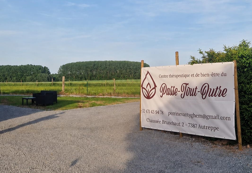 Le centre Passe-Tout-Outre — extérieur